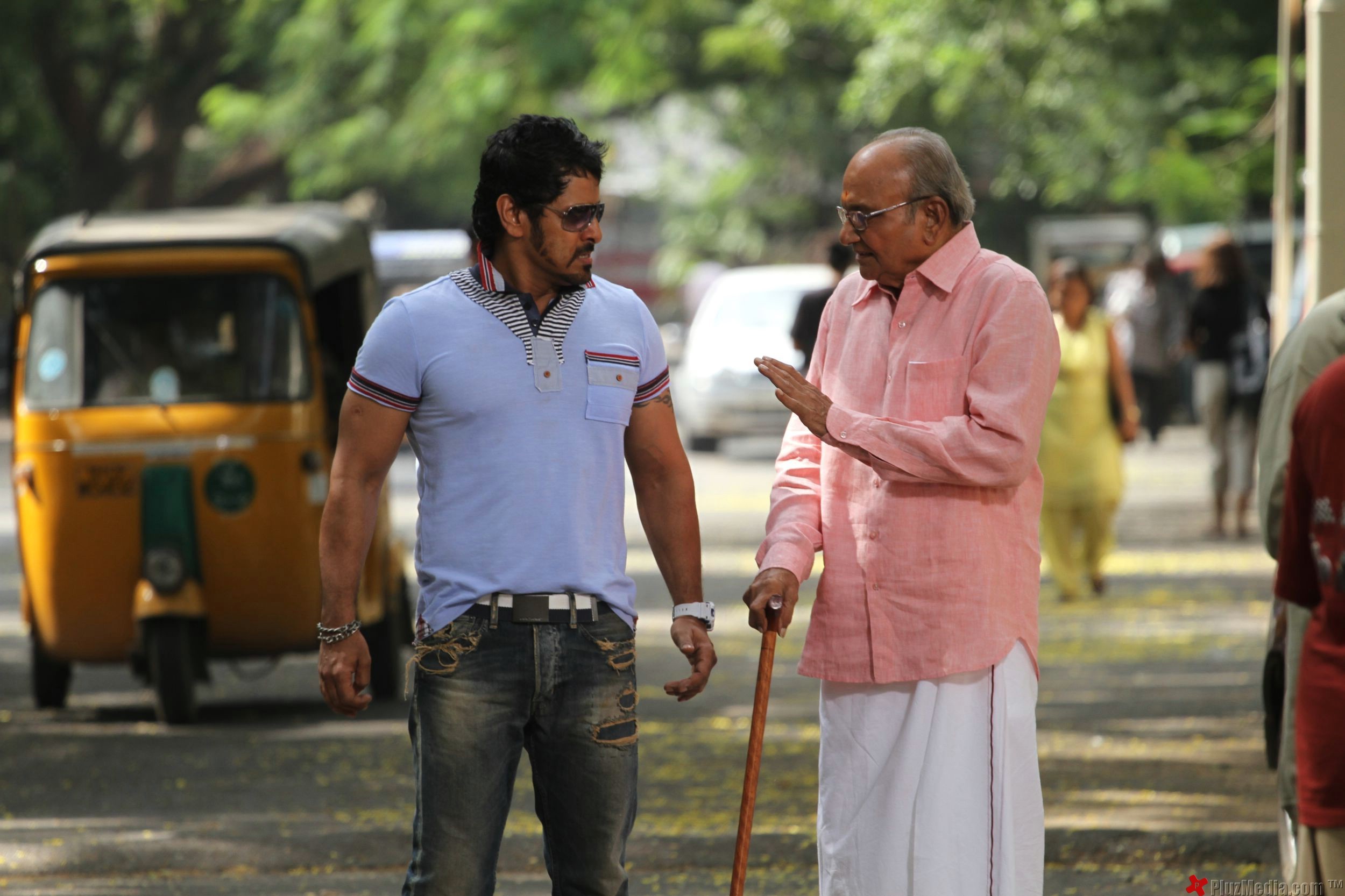Vikram's Rajapattai New Movie Stills and Wroking Stills | Picture 94433